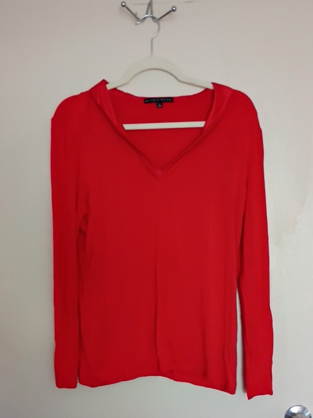 MOVING CLEARANCE SALE Bright Red Satin Trim V-Neck Long Sleeve Top Large